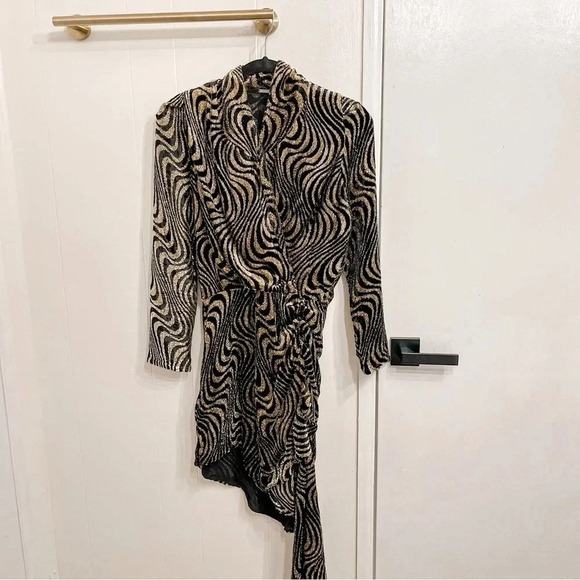 Dodo Bar Or Ava wrap-effect ruched metallic velvet dress size 42 - Picture 4 of 15